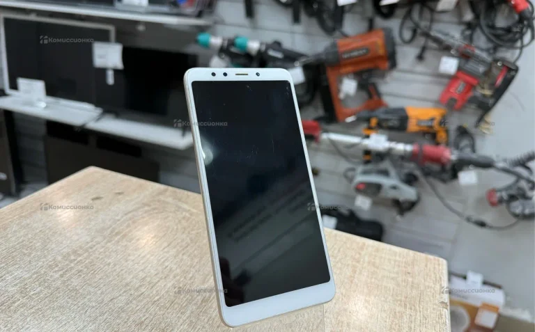 Xiaomi Redmi 5 2/16 ГБ