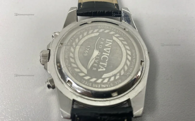 Часы  invictia chronograph 200m/660ft