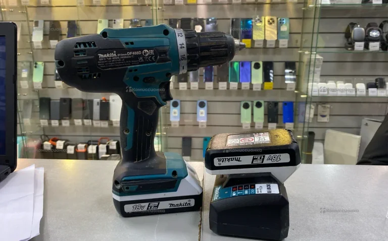 Аккумуляторная дрель-шуруповерт Makita DF488D