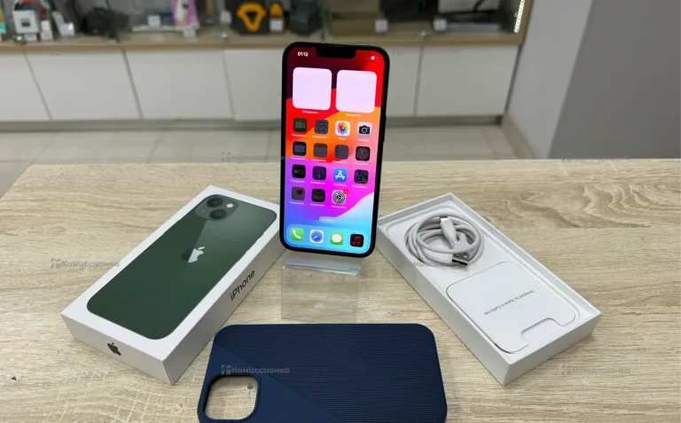 Apple iPhone 13 4/128 ГБ