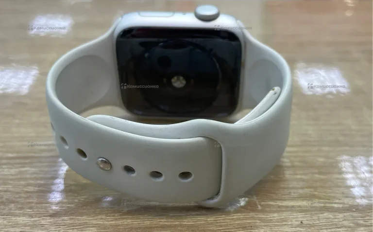 Часы  Apple Watch SE 44mm