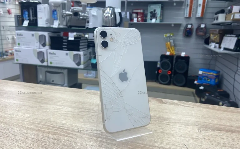 Apple iPhone 11 4/128 ГБ