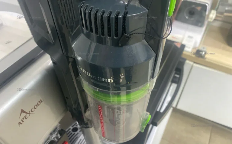 Пылесос  вертикальный Redmond RV-UR355