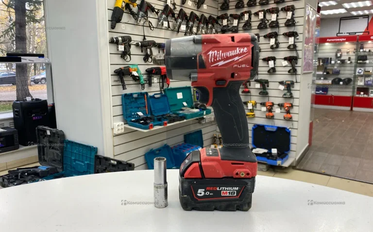 Гайковёрт аккумуляторный Milwaukee M18  FMTIW2F12
