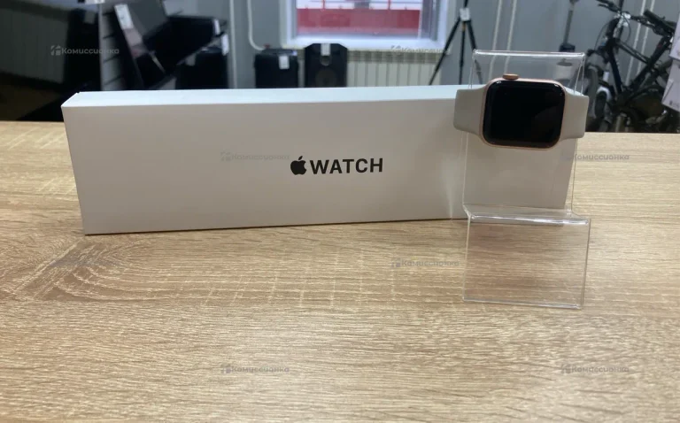Часы  Apple Watch SE 40mm