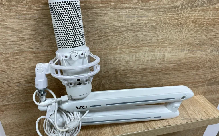 Микрофон Hyperx Quadcast S + кронштейн