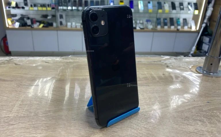 Apple iPhone 11 4/128 ГБ