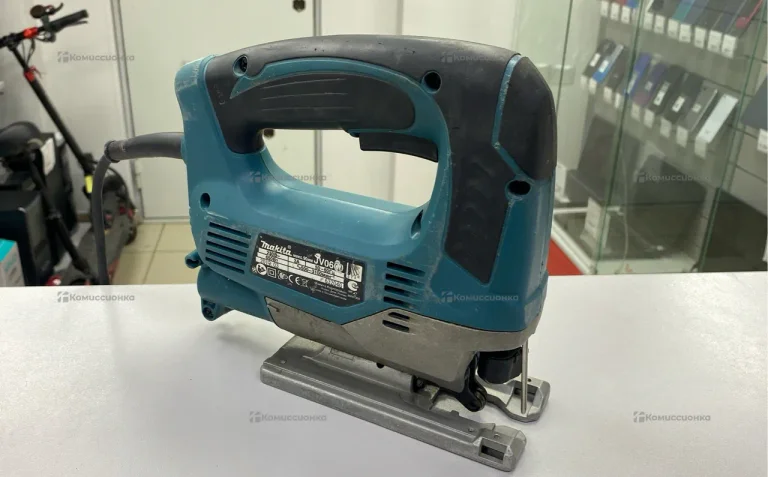 Электролобзик makita JV0600