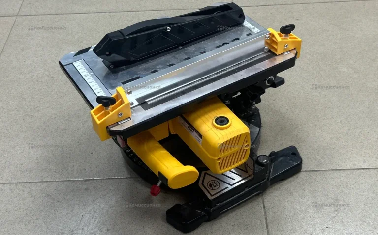 Пила торцовочна Huter ПТ-К1521