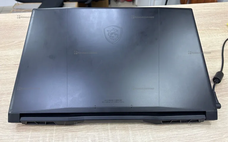 Ноутбук MSI Katana 17 B12UCR-1024XRU