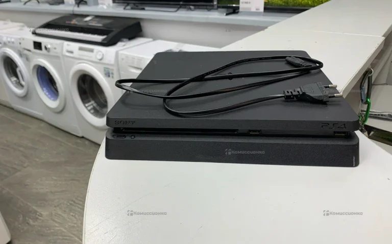 Приставка Sony PS4 Slim