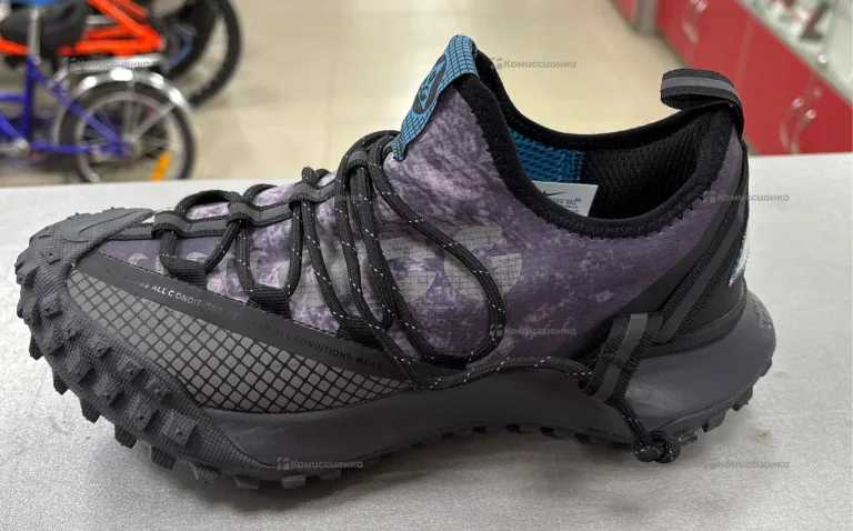 Nike ACG mountain fly low 41