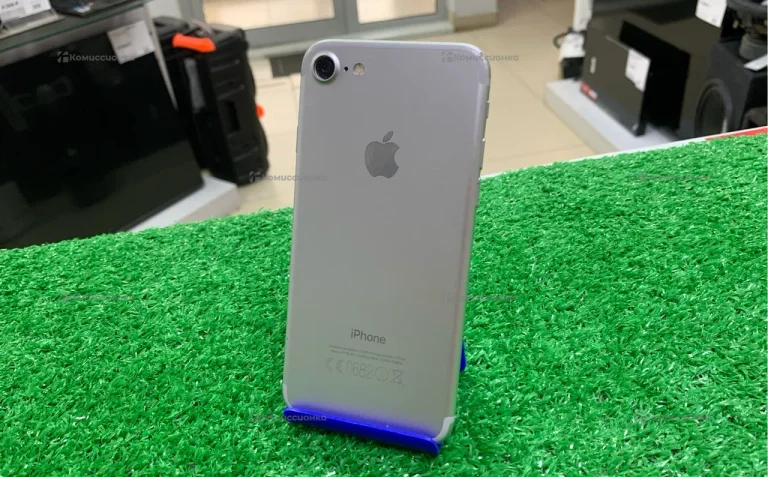 Apple iPhone 7 2/32 ГБ