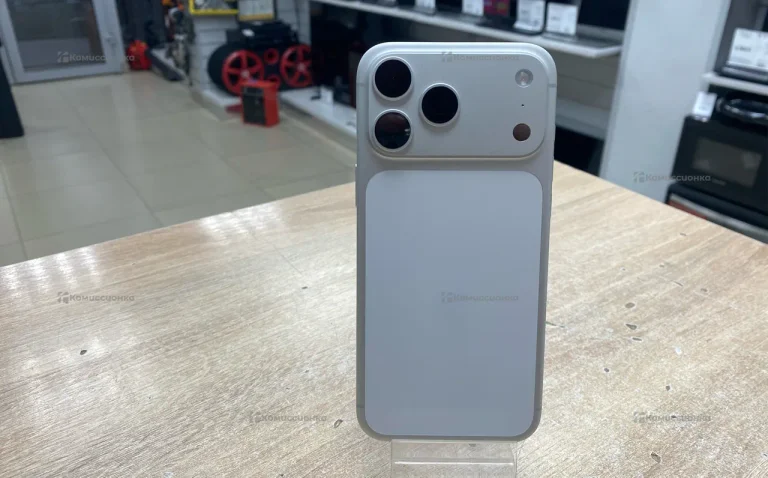 Apple iPhone 17 Pro Max 12/256 ГБ E-Sim 1цикл