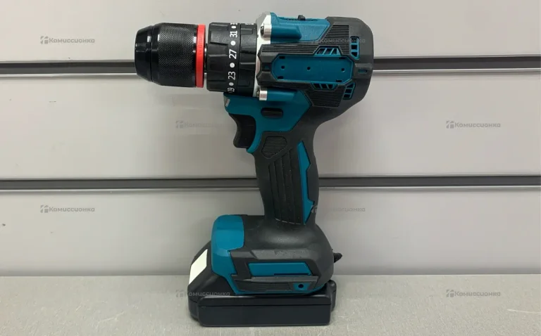 Шуруповерт с набором Makita Репл.