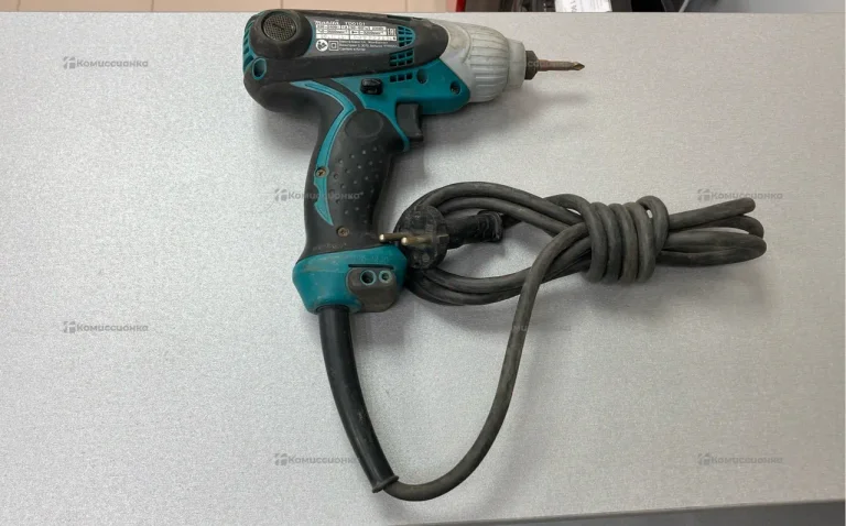 Шуруповерт сетевой Makita TD0101