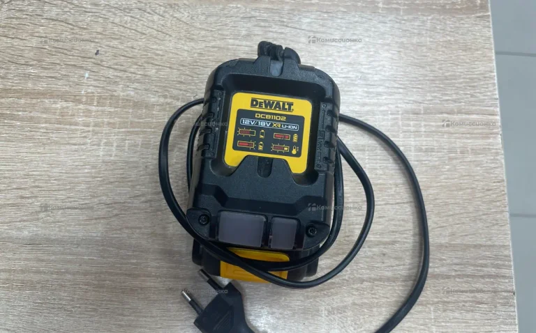 Зарядное устройство Dewalt DCB1102+АКБ