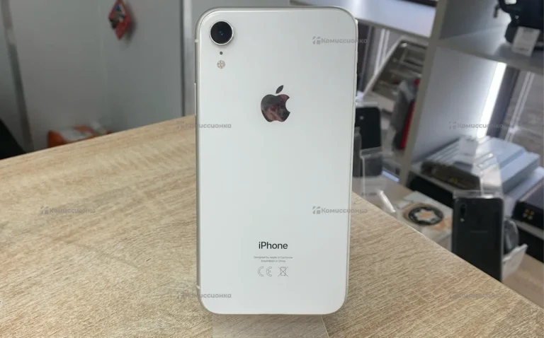Apple iPhone XR 3/64 ГБ