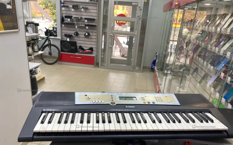 Синтезатор Yamaha PSR-R200