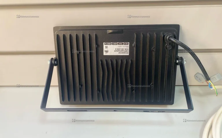 Прожектор светодиодный VLF8-150-6500-B