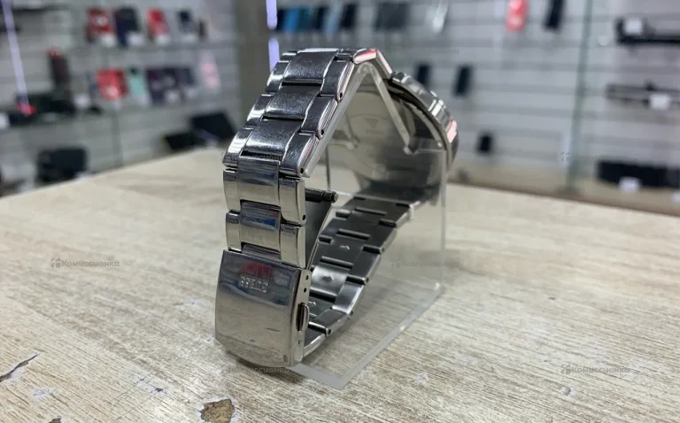 Часы Guess GW0493G1