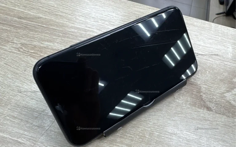 Apple iPhone 11 4/128 ГБ