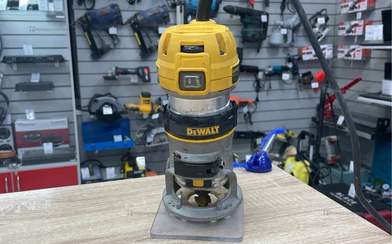 Фрезер dewalt D 26200