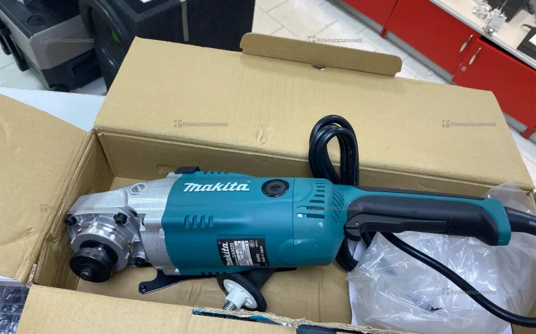Уши Makita Ga9020