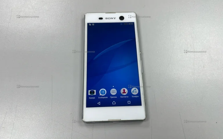Sony E5603.
