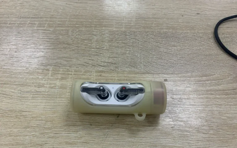 Наушники  Ear