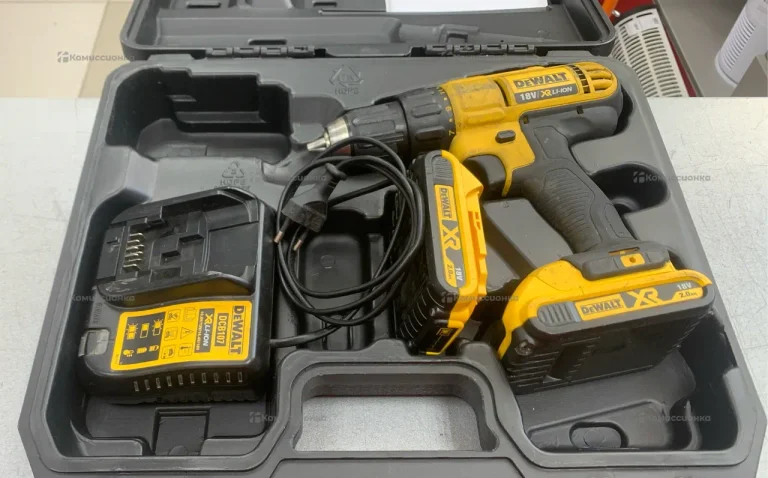 Дрель-Шуруруповёрт DeWalt DCD771C2