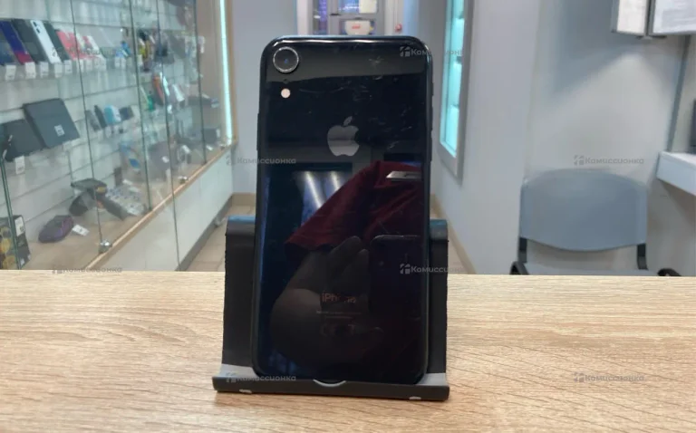 Apple iPhone XR 64 ГБ