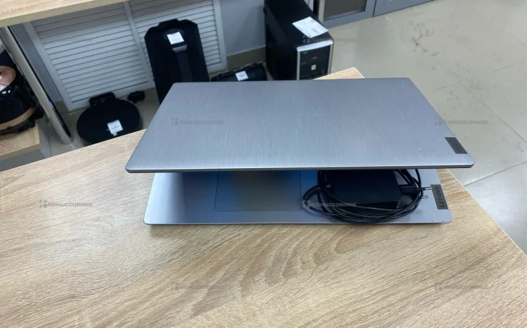 Ноутбук  Lenovo Core i3-1005G1