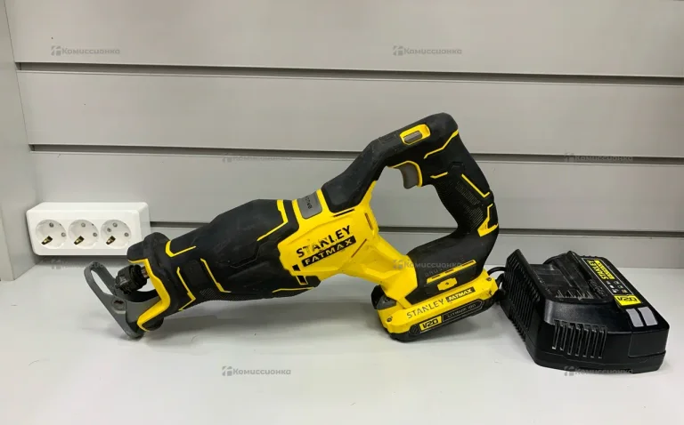 Аккумуляторная сабельная пила Stanley Fatmax SFMCS