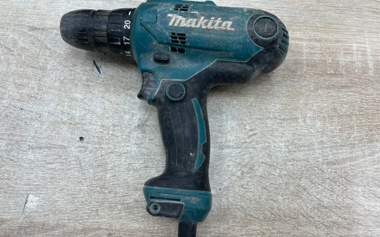 дрель MakitaDf0300