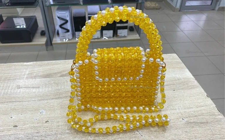 Сумка женская из бусин янтарный