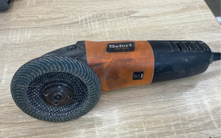 УШМ DeFort DAG-900