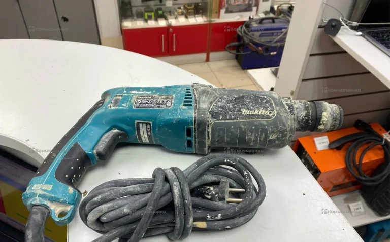 перфоратор Makita 2470