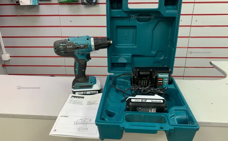 Аккумуляторная дрель-шуруповерт Makita DF488DWE