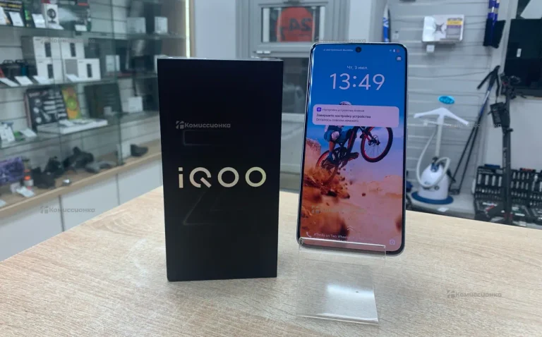 Vivo iQOO Z10 12/256 ГБ