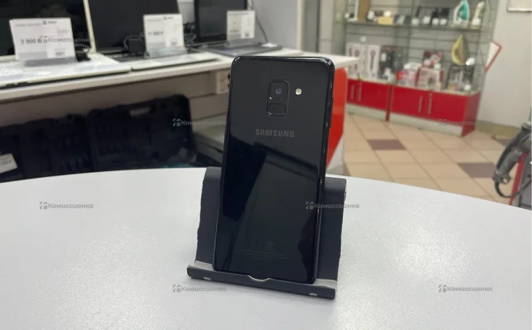 Samsung Galaxy A8 (2018) 4/32 ГБ