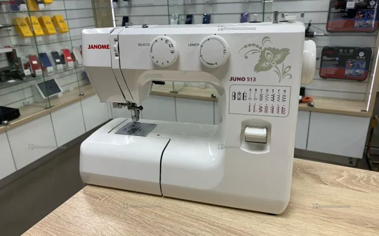 Швейная машина Janome Juno 513