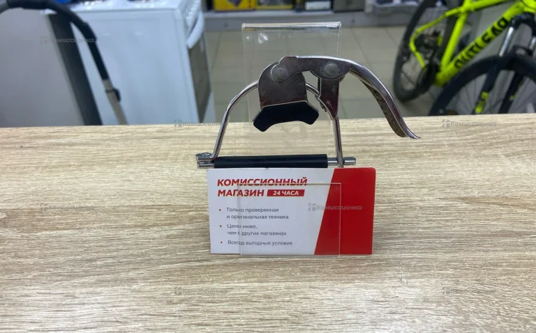 Каподастр для гитары