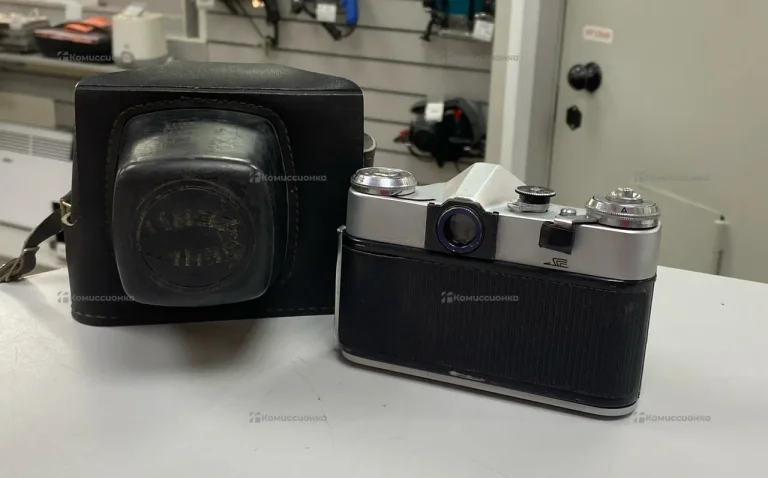 Фотоаппарат  зенит-Е с объективом Гелиос 44-2