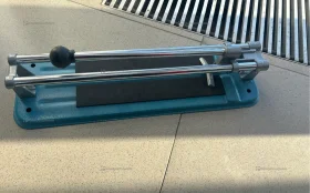 Купить плиткорез синий б/у , в Саратов Цена:300рублей