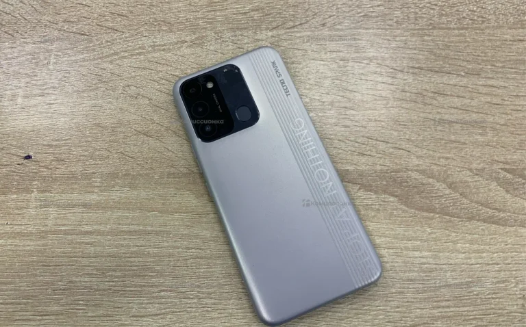 Tecno Spark 8C 4/64 ГБ