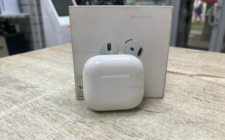 Наушники AirPods 4
