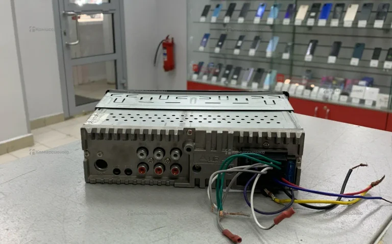 Автомагнитола  Aura AMH-77DSP