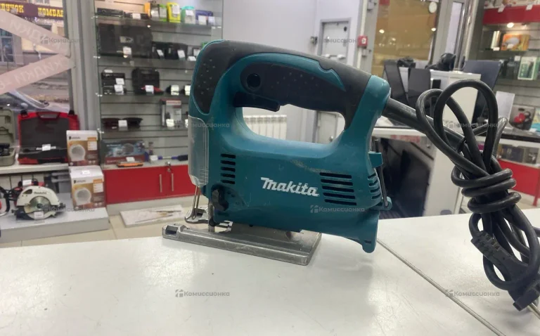 Электролобзик makita 4329