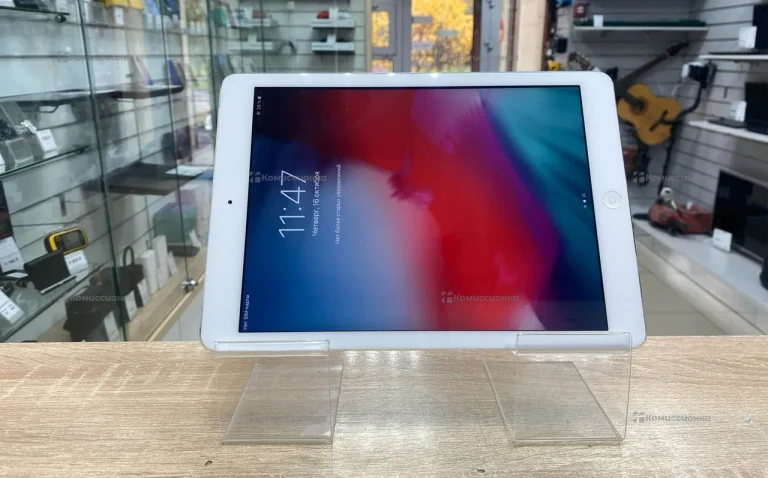 Планшет Apple iPad Air 16Gb Wi-Fi + Cellular